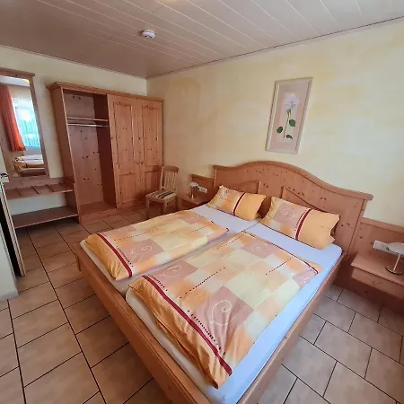 Zur Rotenfelsstube Värdshus 3*