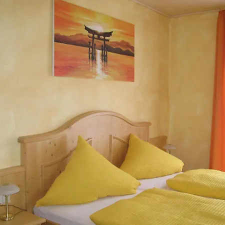 Zur Rotenfelsstube Inn