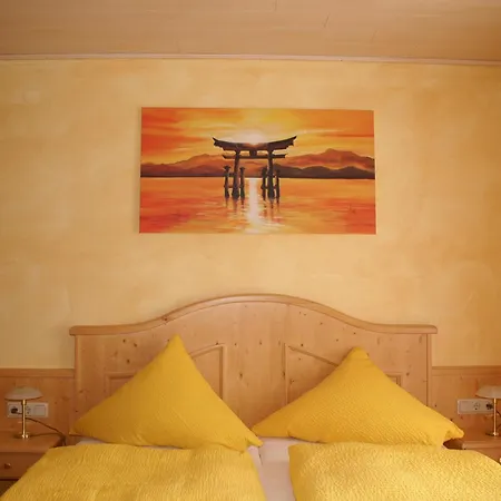 Zur Rotenfelsstube Inn Traisen