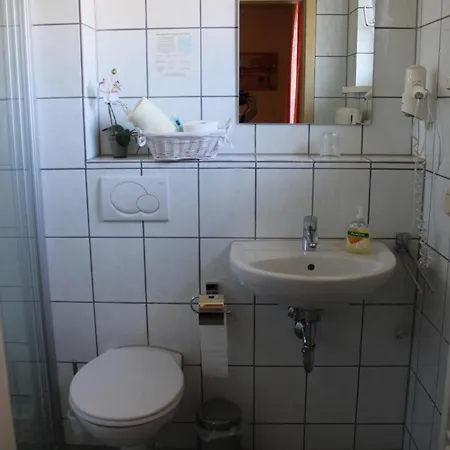 Värdshus Zur Rotenfelsstube 3*